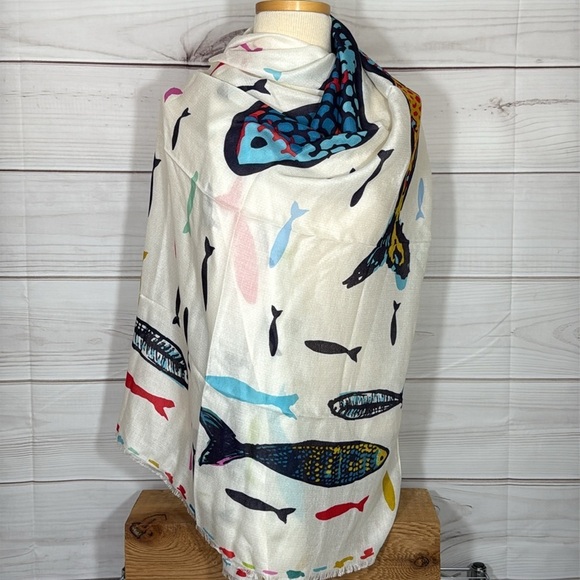 Vera Bradley Accessories - NWT Vera Bradley Soft Fringe Scarf Wrap in Go Fish Pattern